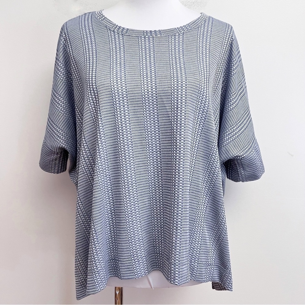 Nally & Millie Blue Microplaid Knit Drop Shoulder Cropped Oversized Slit Top